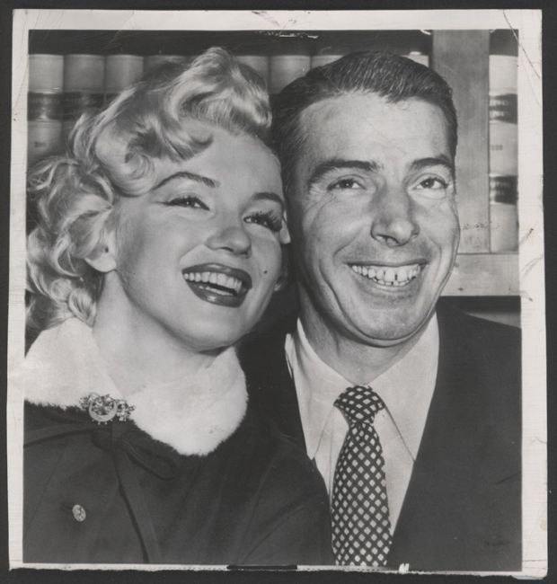 WP 1954 Joe DiMaggio Marilyn Monroe.jpg